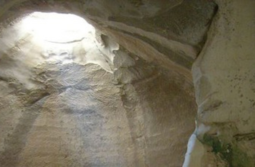 The caves of Beit Guvrin (photo credit: Wikimedia Commons)