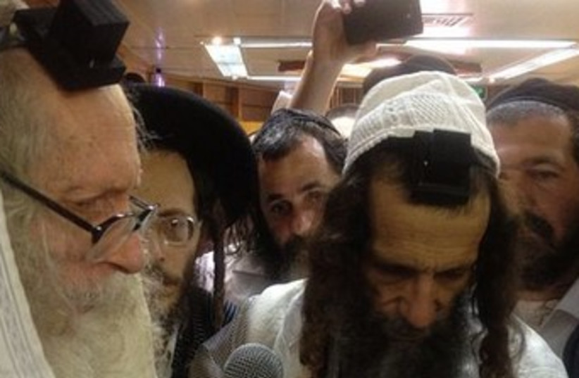 Rabbi Eliezer Berland (left) with rabbi Ofer Erez. (photo credit: Wikimedia Commons)