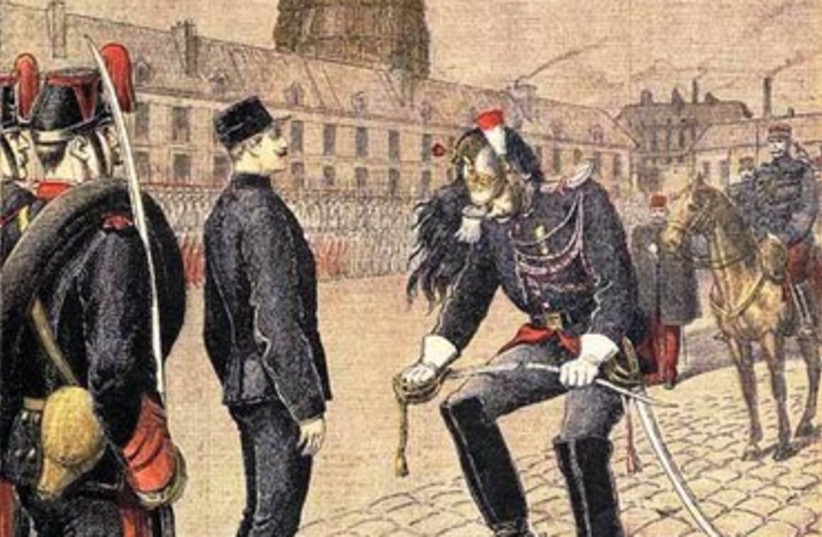 La dégradation du Capitaine Dreyfus le 5 janvier 1895 (photo credit: Wikimedia Commons)