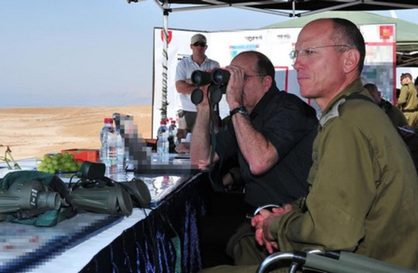  Defense Minister Moshe Ya'alon tours Jordan Valley (photo credit: ARIEL HERMONI / DEFENSE MINISTRY)