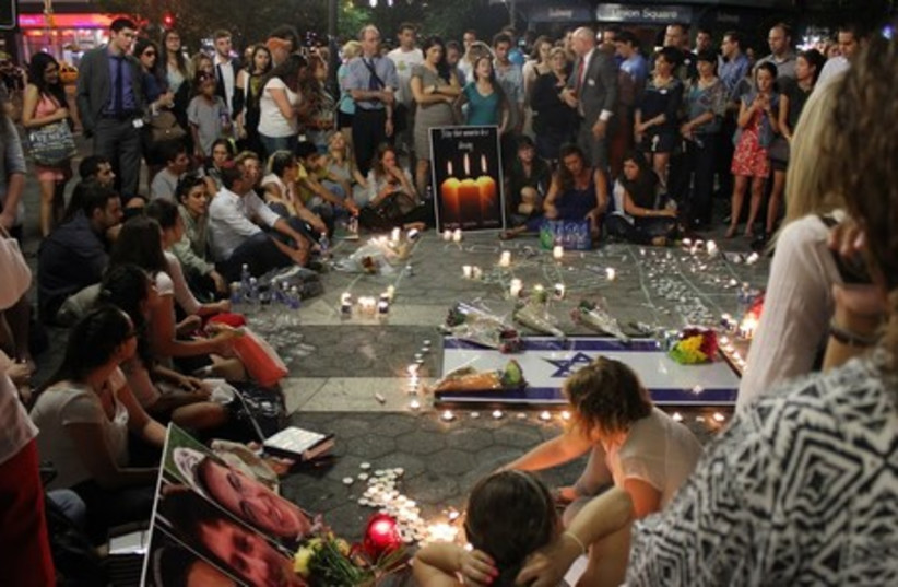 The Vigil in Manhattan’s Union Square for the three murdered Israeli teens, July 1, 2014. (photo credit: MAYA SHWAYDER)