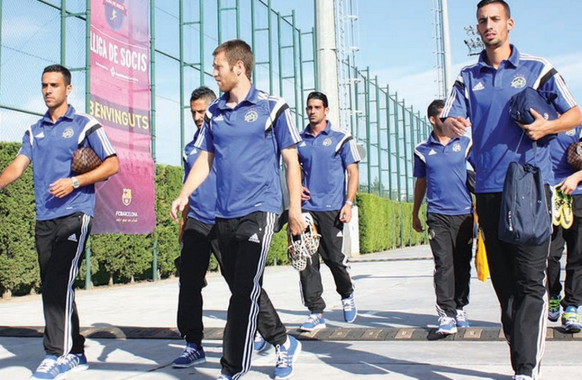 After spending a night in Barcelona and training at the famed club’s training grounds, Maccabi Tel Aviv arrived in Andorra yesterday ahead of tonight’s Champions League second qualifying-round first leg against Santa Coloma (photo credit: MACCABI TEL AVIV WEBSITE)