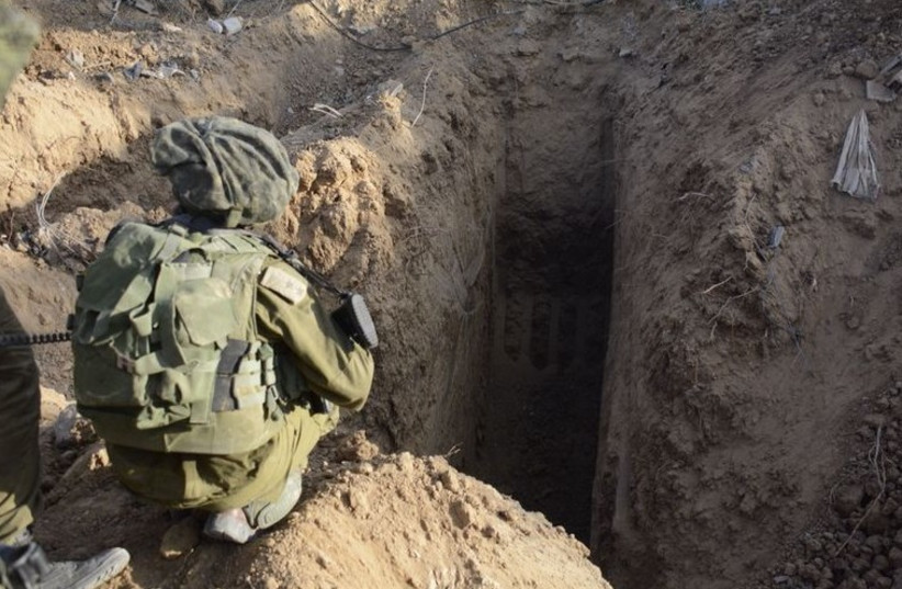 IDF paratroopers unit in Gaza (photo credit: IDF SPOKESMAN'S OFFICE)