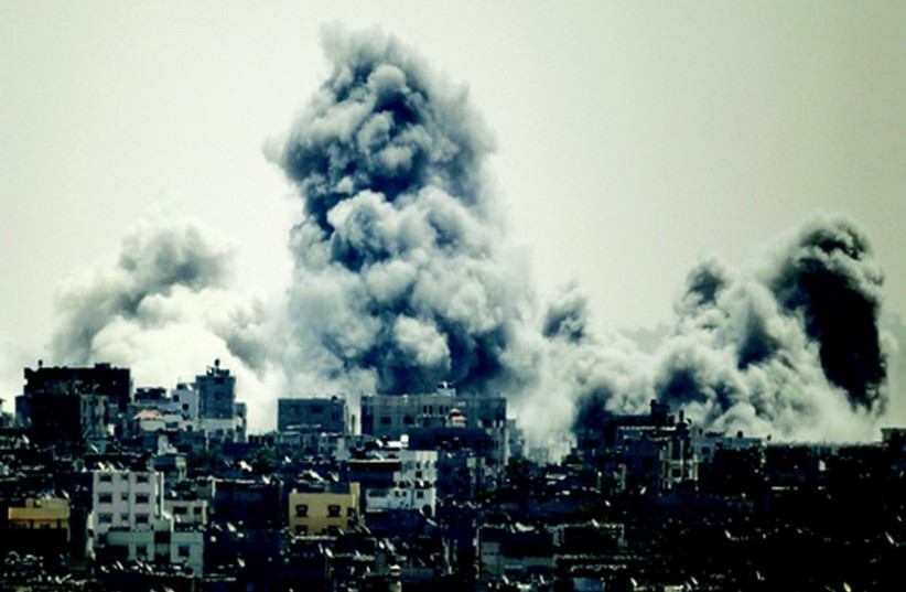 Frappe sur Gaza (photo credit: REUTERS)