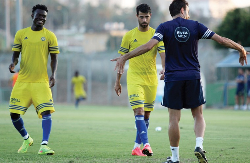 New signings Eden Ben-Basat (right) and Nosa Igiebor could make their debuts for Maccabi Tel Aviv in tonight’s Champions League third qualifying round first leg against NK Maribor in Slovenia. (photo credit: MACCABI TEL AVIV WEBSITE)