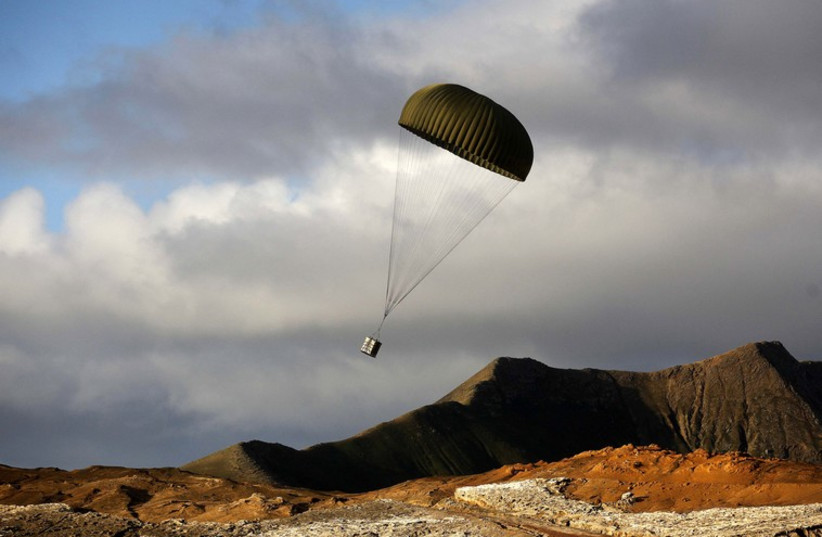 Flying on a powered parachute [illustrative photo] (photo credit: REUTERS)