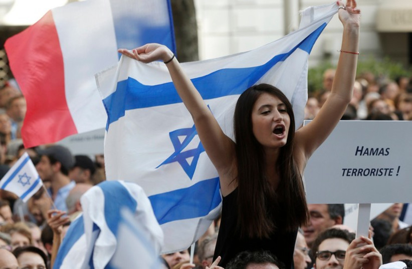 Pro-Israel demonstration in Paris during Operation Protective Edge on July 31, 2014. (photo credit: REUTERS)