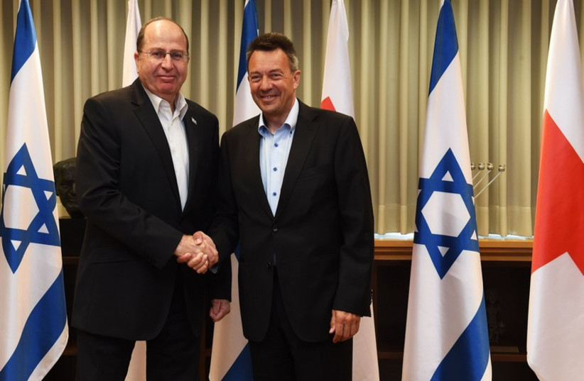 A meeting between Red Cross President Peter Maurer and Moshe Ya'alon (photo credit: Alon Bason / Defense Ministry)