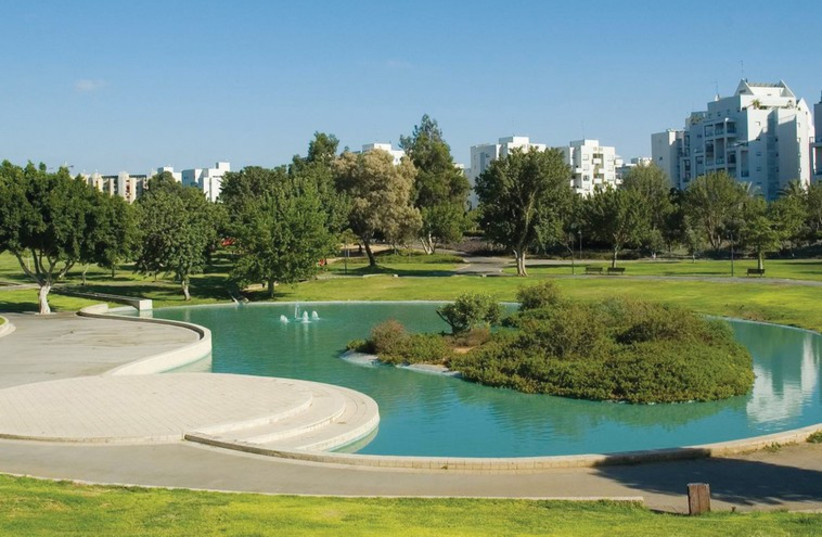 When Rishon Lezion became a city in 1950 it had a population of just over 10,000; by 2020 it is expected to reach 315,000. (photo credit: RISHON LEZION MUNICIPALITY)