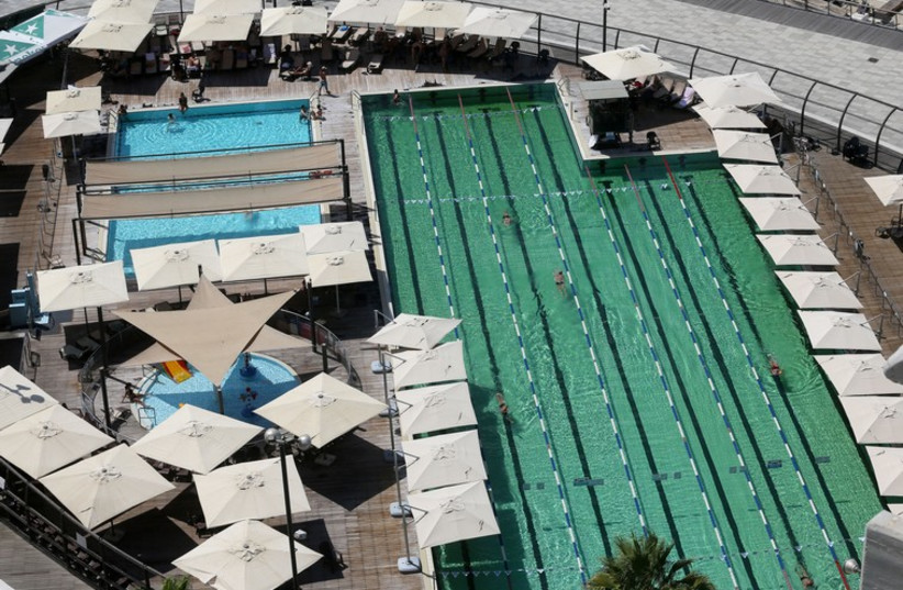 Gordon swimming pool in Tel Aviv (photo credit: MARC ISRAEL SELLEM/THE JERUSALEM POST)