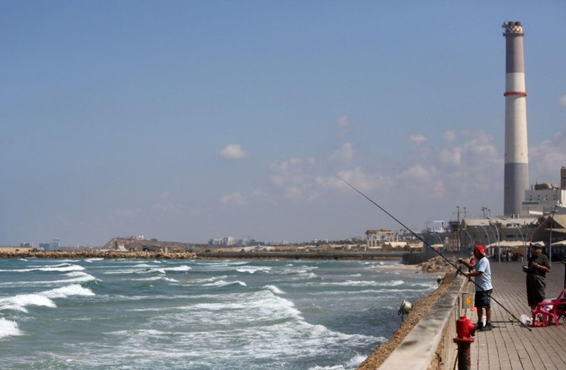 Fisherman at Tel Aviv Port  (photo credit: MARC ISRAEL SELLEM/THE JERUSALEM POST)