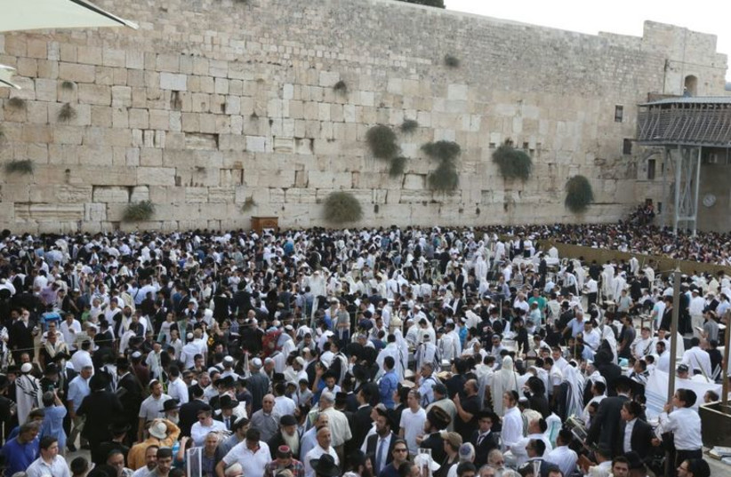 The Priestly Blessing at the Western Wall‏ (photo credit: MARC ISRAEL SELLEM/THE JERUSALEM POST)