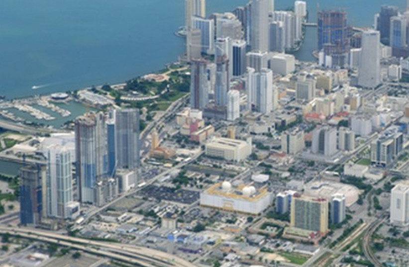 Hundreds of antisemitic flyers distributed throughout Miami, FL - Vimarsana News