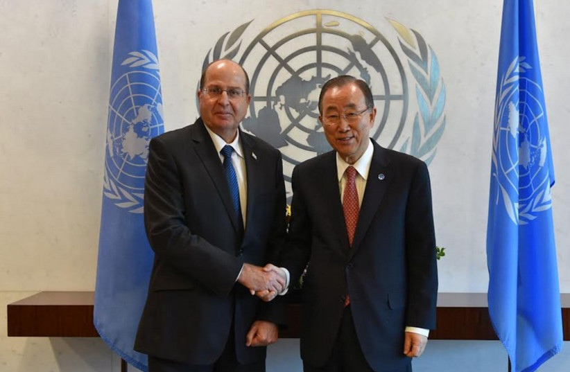 Defense Minister Moshe Ya'alon meets with UN Secretary-General Ban Ki-moon, October 20, 2014. (photo credit: ARIEL HERMONI / DEFENSE MINISTRY)