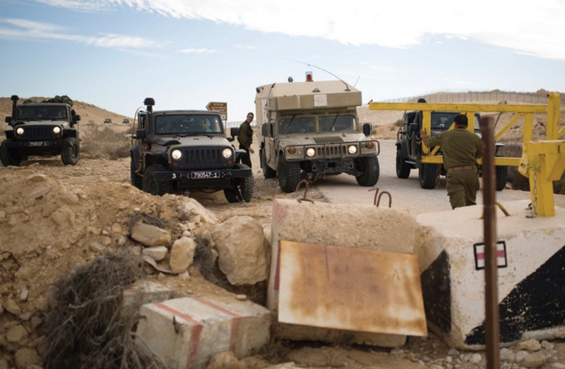IDF troops at Sinai border  (photo credit: REUTERS)