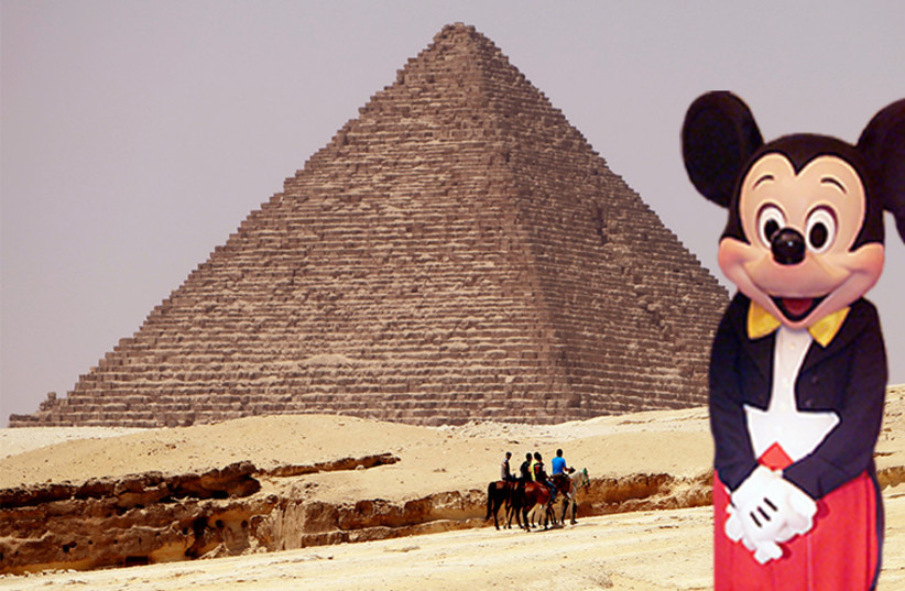 Micky mouse visits Giza (photo credit: REUTERS)