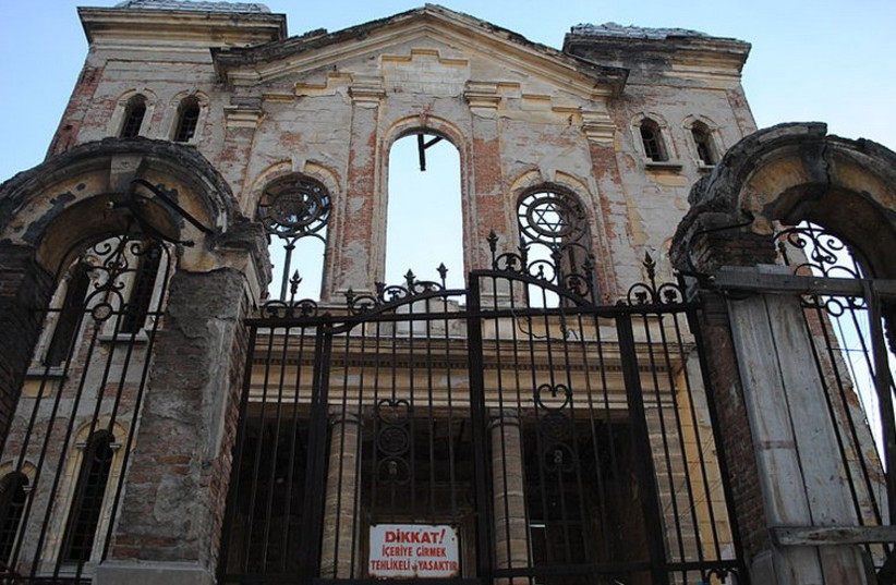 Local synagogue in Edirne, Turkey (photo credit: Wikimedia Commons)