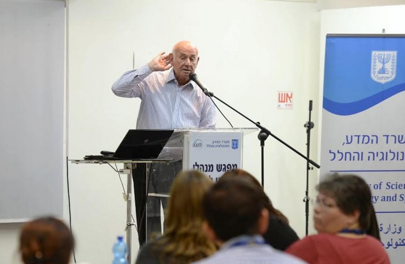 Science and Technology Minister Yaakov Peri addressing Lehava project center heads at the Eretz Israel Museum in Tel Aviv on Monday (photo credit: MARK NAYMAN)