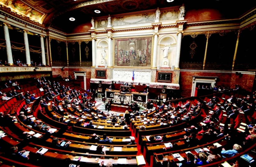 Paris, prêt à sacrifier au populisme? (photo credit: REUTERS)