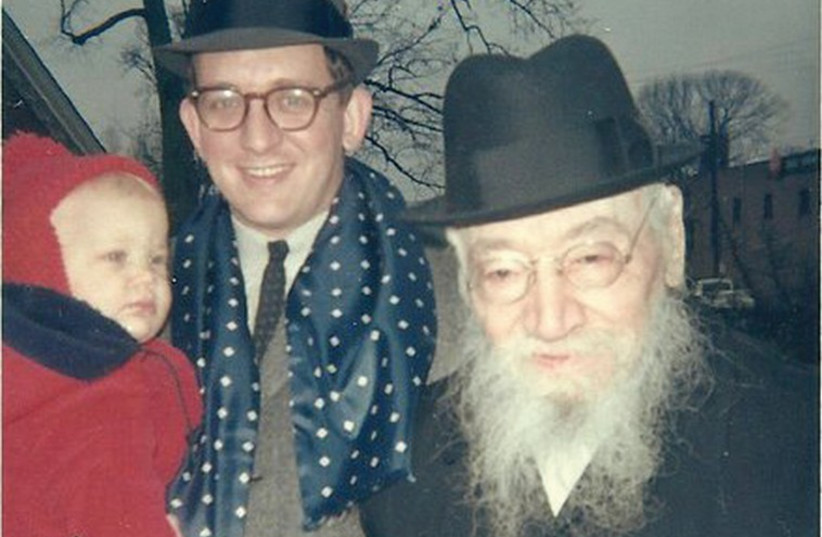 Rabbi Tuvia Geffen (right), with grandson Dr. David Geffen and great-granddaughter Elissa Geffen-Burg. (photo credit: Courtesy)