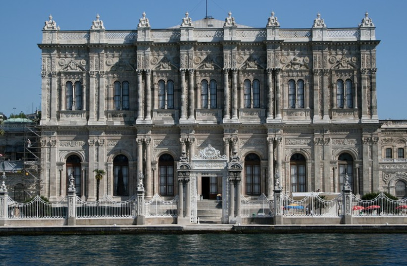 Dolmabahçe Palace in Istanbul  (photo credit: Wikimedia Commons)