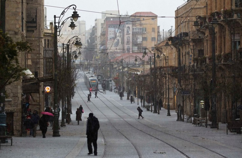 Snow in Jerusalem, January 7, 2015 (photo credit: REUTERS)