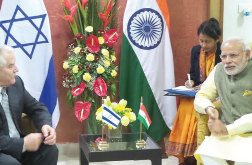 AGRICULTURE MINISTER Yair Shamir meets with India’s Prime Minister Narendra Modi (top) and agricultural partners in Gujarat. (photo credit: EMBASSY OF ISRAEL IN INDIA)