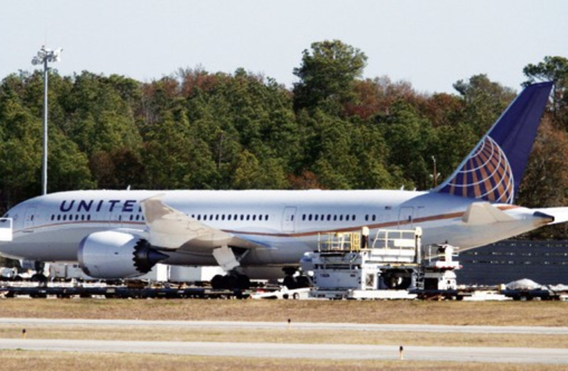 A UNITED AIRLINES Boeing 787 Dreamliner (photo credit: REUTERS)