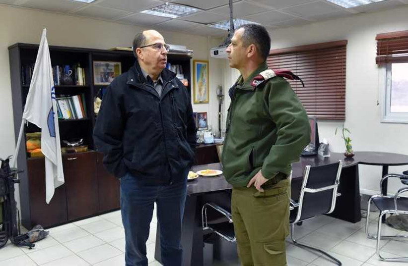 Defense Minister Moshe Ya'alon holds security evaluations, January 30 (photo credit: ARIEL HERMONI / DEFENSE MINISTRY)