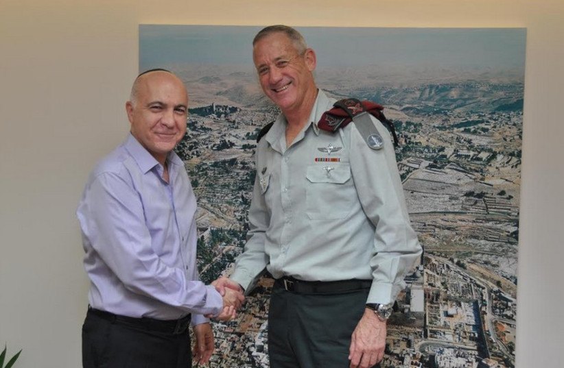 Shin Bet chief Yoram Cohen bids farewell to IDF Chief of Staff Benny Gantz (photo credit: SHIN BET)