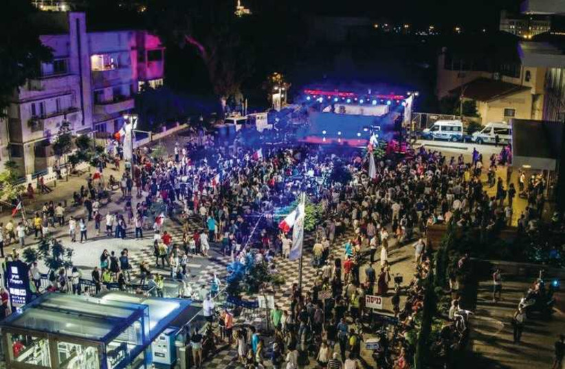 French-Israelis celebrate Bastille Day on July 14, 2014 at the French Embassy in Tel Aviv. (photo credit: Courtesy)