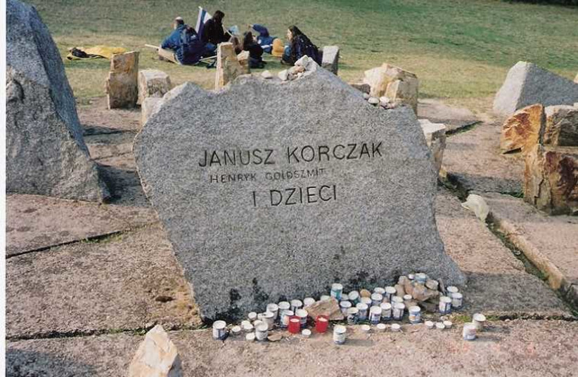 Commemorative stone for Janusz Korczak. (photo credit: AVISHAI TAICHER/WIKIMEDIA COMMONS)