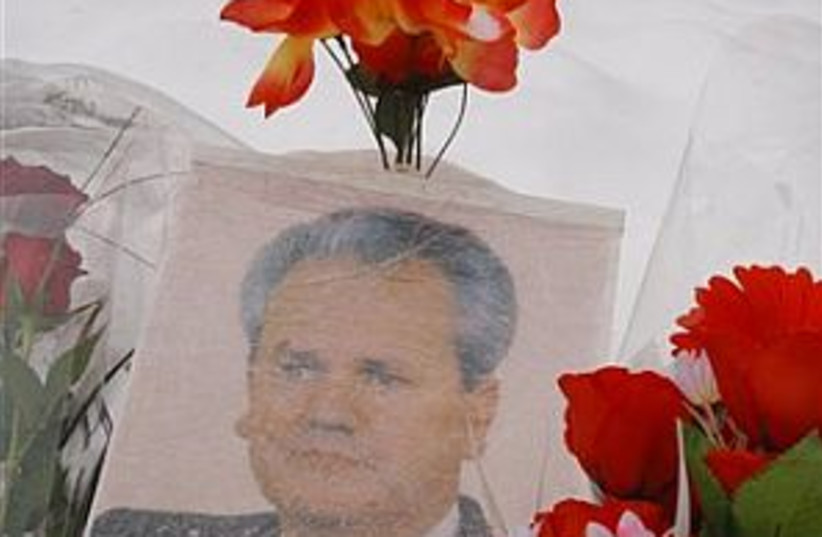 Milosovic death 298.88 (photo credit: AP)