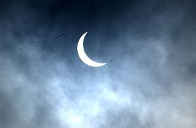 eclipse 88.298 (photo credit: Ariel Jerozolimski)