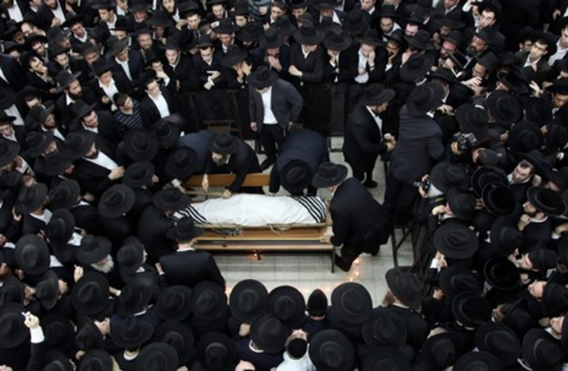 Rav Finkel funeral 465