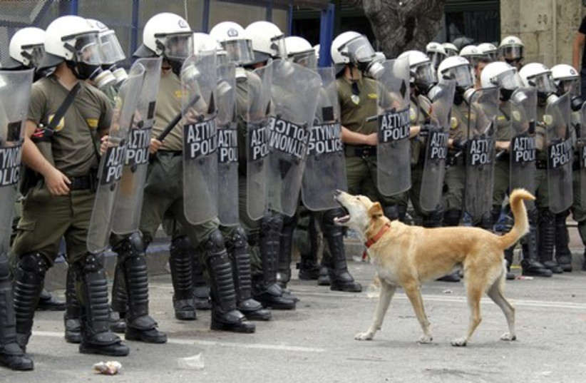 Greek protests 465 R