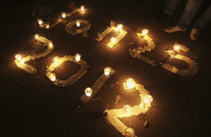 Tahrir Square alight with Jan 25 commemorations 
