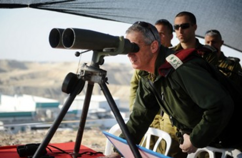 IDF Chief of Staff Gantz inspects military preparations