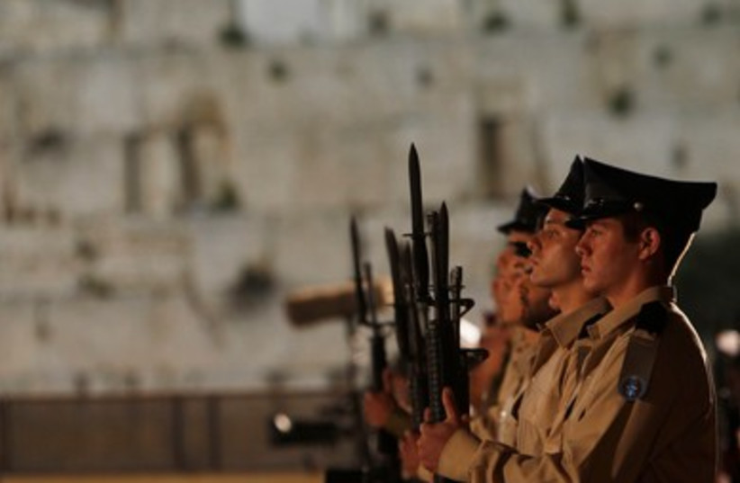 Soldiers in Western Wall ceremony