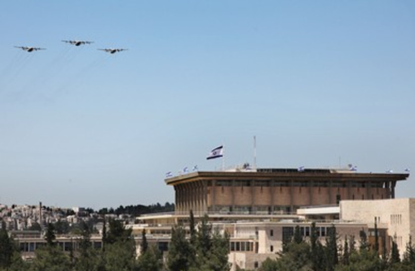 IAF planes flying over the Knesset in J'lem