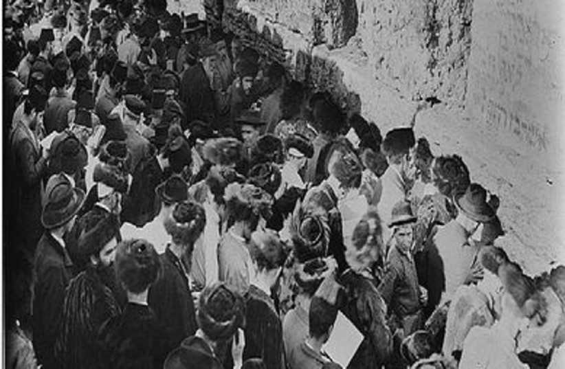 Jews at the Western Wall on Passover 1913