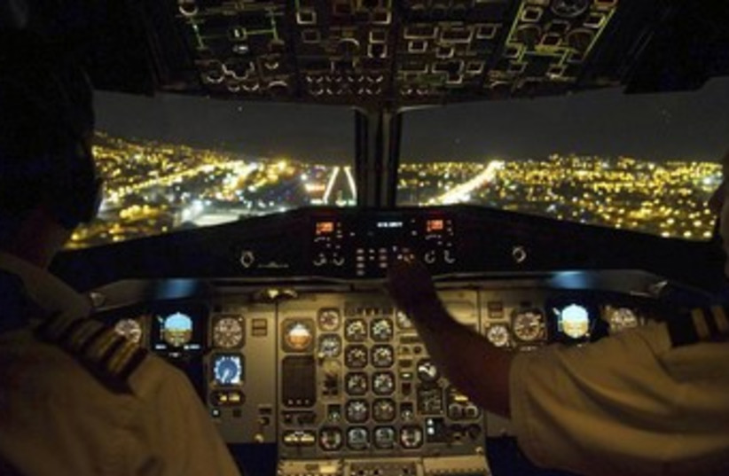 airplane cockpit 370 (credit:  REUTERS/Guillermo Granja)