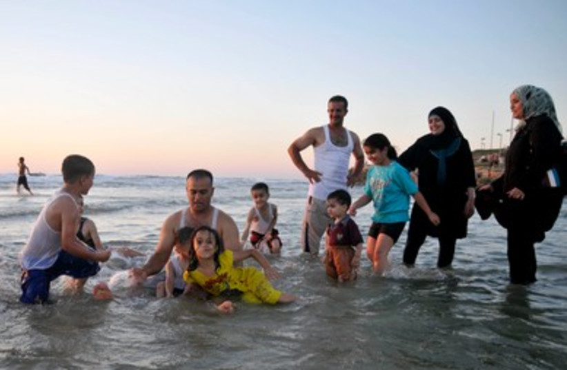 Eid al-Fitr beach celebration 3 390