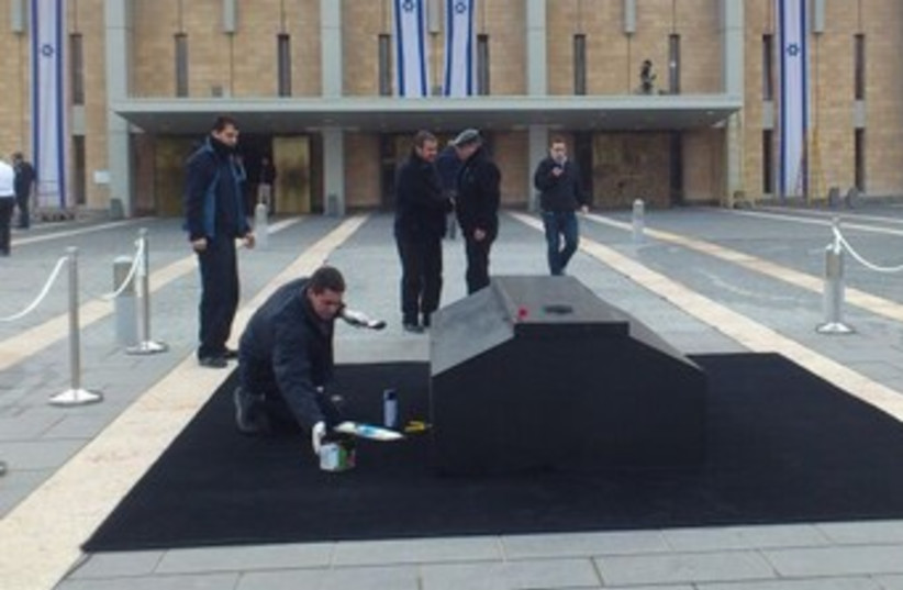 Sharon Knesset ceremony preparations 