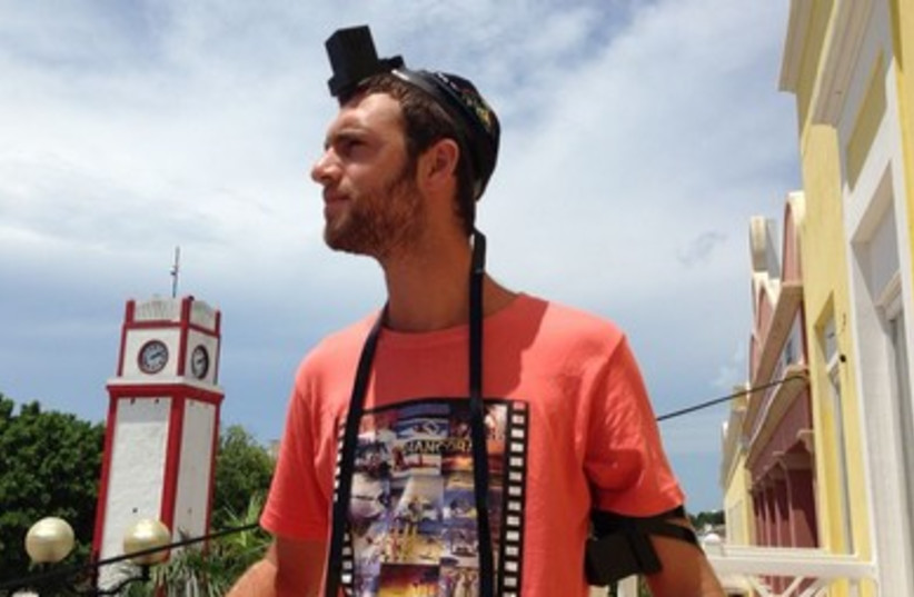 Wearing Tefillin in Cozumel