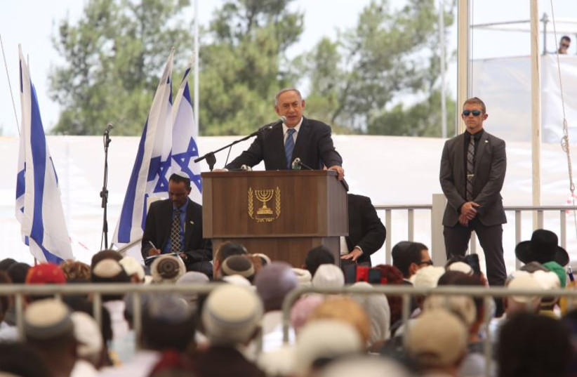 Prime Minister Benjamin Netanyahu at a memorial ceremony for Jewish immigrants who died on the way to Israel from Ethiopia, June 5, 2016‏
