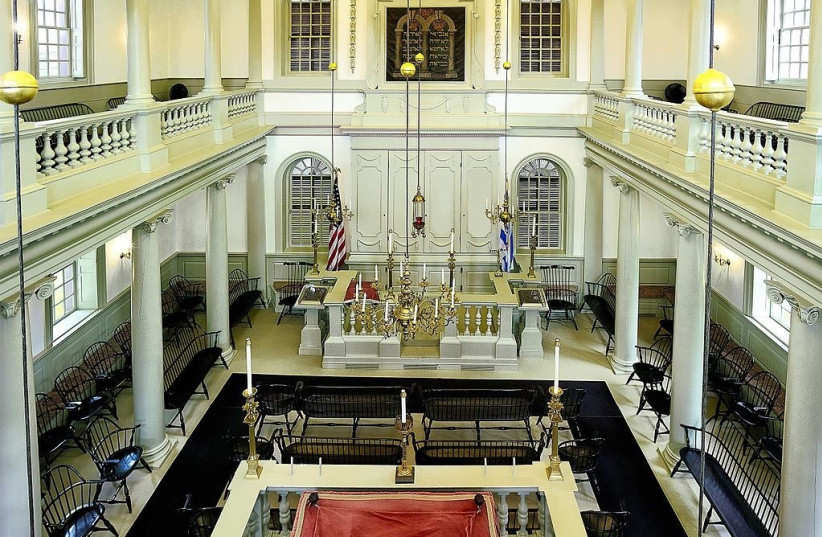 Touro Synagogue, Newport Rhode Island, Interior (photo credit: S.D.TOURO / CC-BY-SA 4.0)