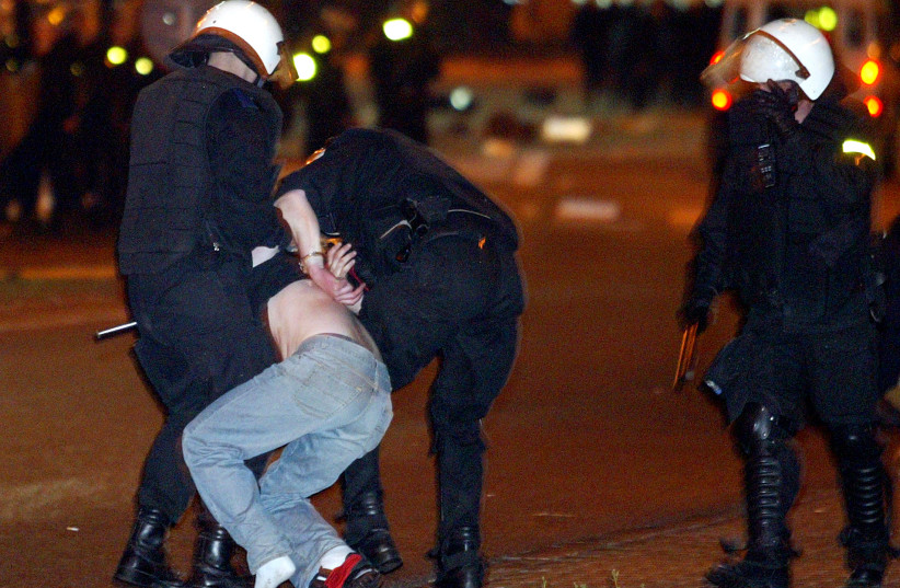 Police arrest Polish soccer fan (photo credit: REUTERS)
