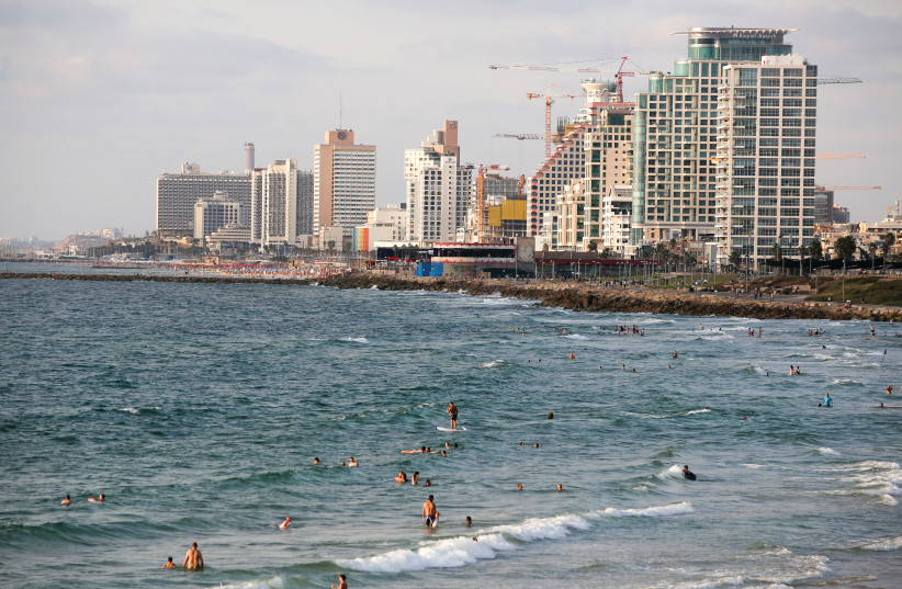 Une vue générale de Tel-Aviv et de Jaffa (photo credit: MARC ISRAEL SELLEM/THE JERUSALEM POST)