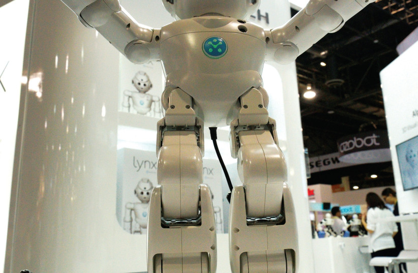 A Lynx robot with Amazon Alexa integration on display in Las Vegas. (photo credit: REUTERS)